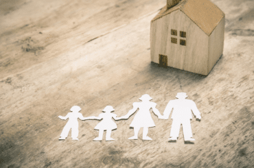 Family with house - Sección 8