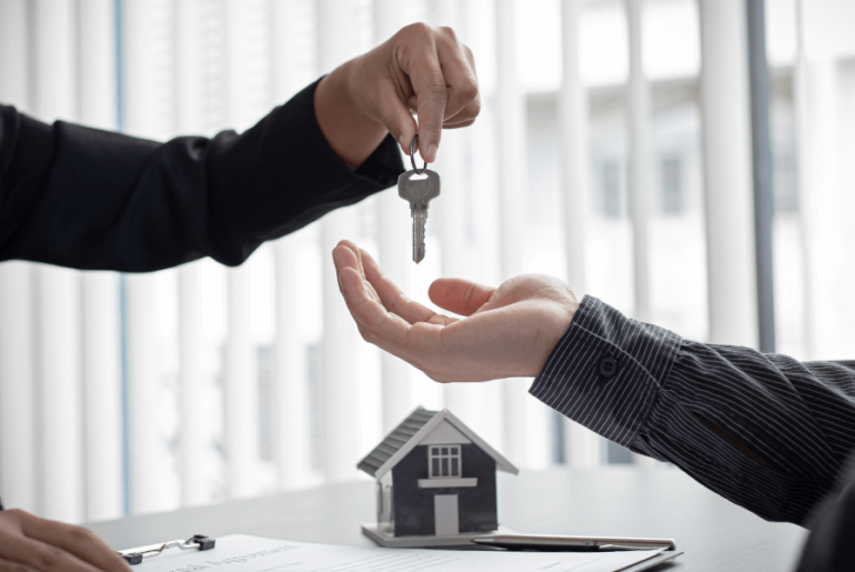 ¿Necesitas ayuda para pagar la renta? Así funciona el programa Sección 8 Ayuda + Rent