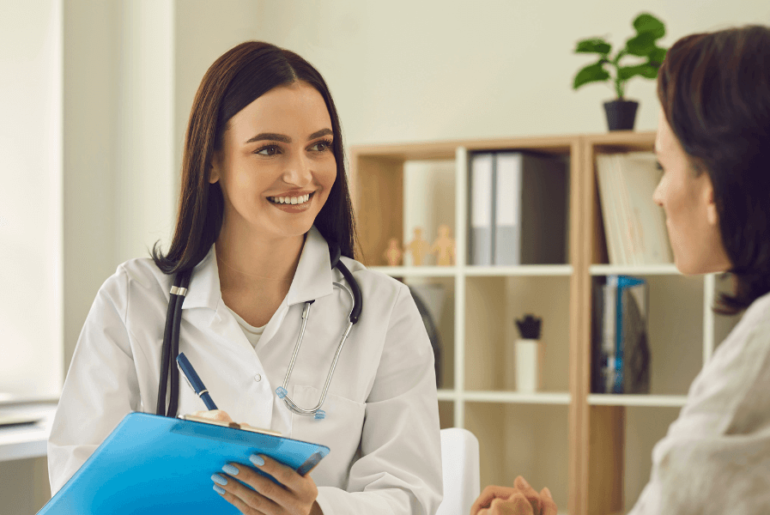 Todo lo que debes saber para obtener seguro médico como inmigrante Seguro médico