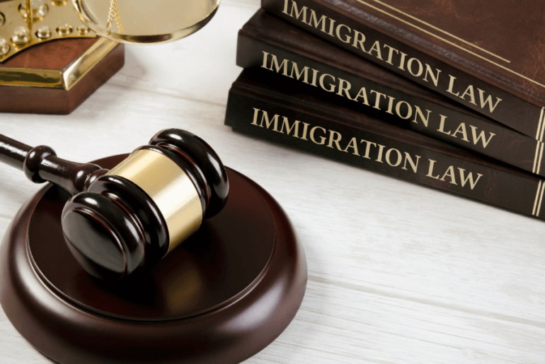 ¿Necesitas un abogado de inmigración sin cargo o accessible? Aquí te decimos cómo conseguir uno en EE. UU. abogado de inmigración