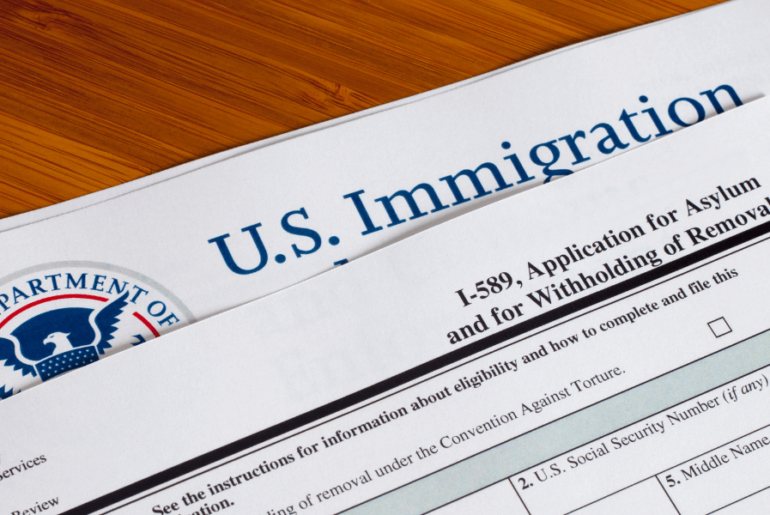 Lo que deben saber los solicitantes de asilo tras las nuevas restricciones migratorias anunciadas por el gobierno. Solicitantes + Asilo