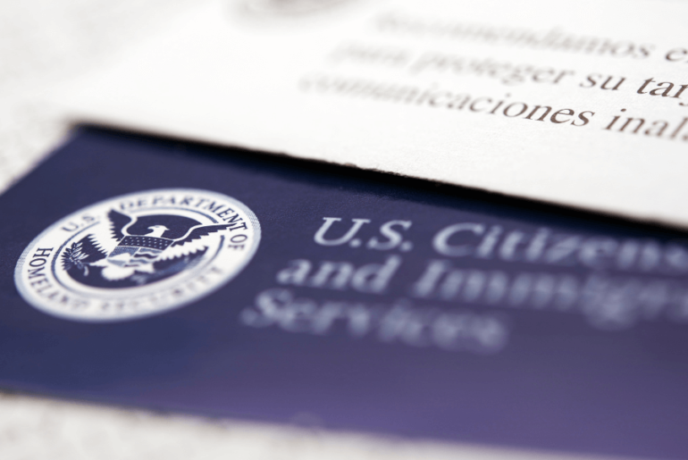 USCIS aumentará las tarifas de Procesamiento Prioritario en 2026: lo que debes saber y cómo te afecta Servicio de Ciudadanía e Inmigración de Estados Unidos + Tarifas + USCIS