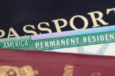 USCIS + Ajuste de Estatus + Green Card