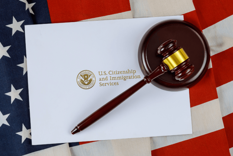 USCIS + Asilo